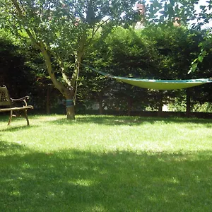 Bed & Breakfast Chez Gus, Ars-sur-Formans