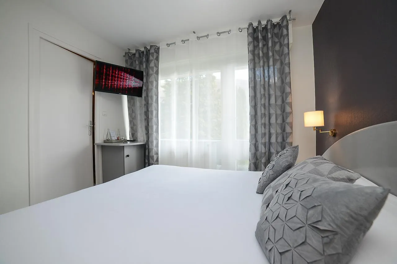 Novalaise Plage Hotel