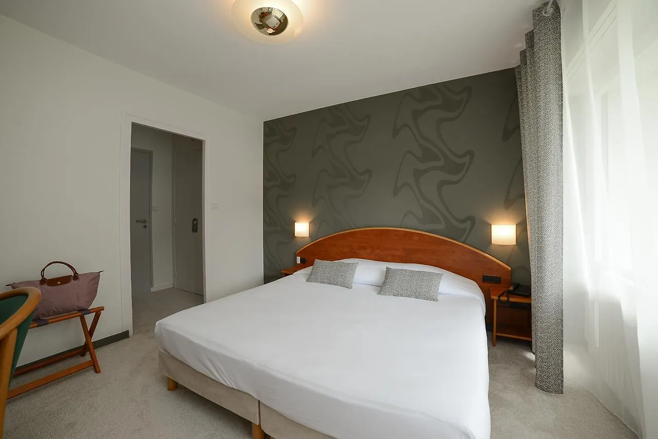 Novalaise Plage Hotel